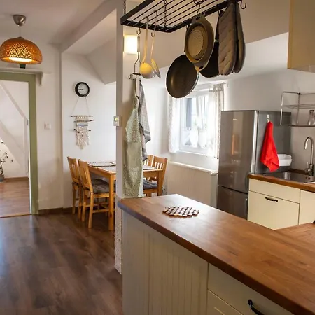 Luna Apartment