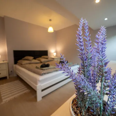 Luna * يلينيا غورا